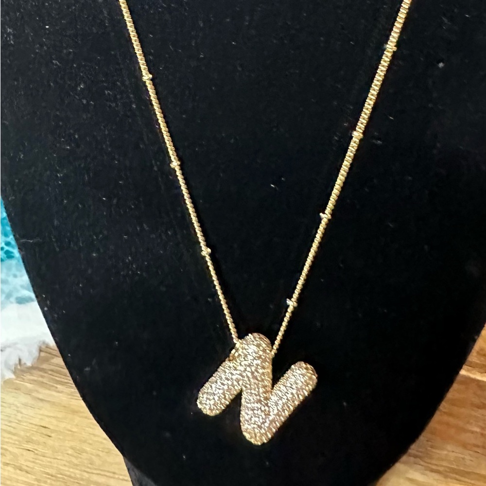 Sparkling Gold 'N' Pendant Necklace
